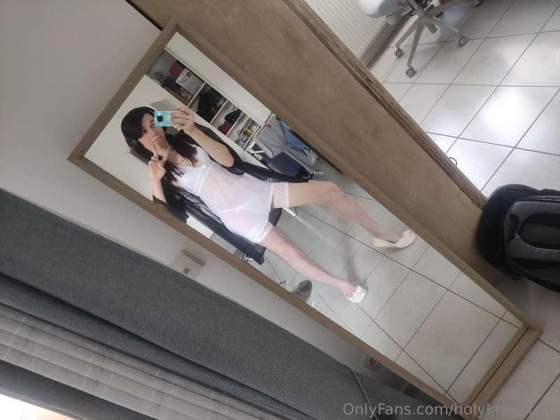Gooood morning ✨How would you react if I opened my legs and ..