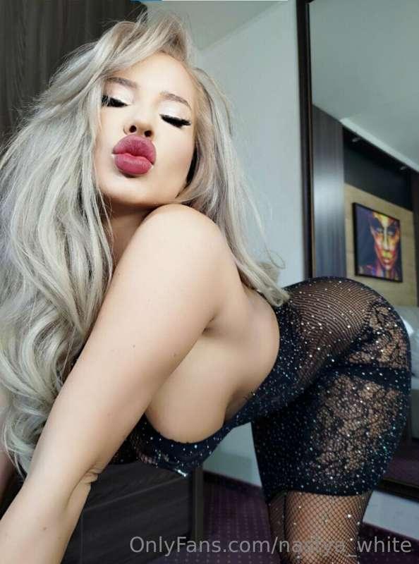 My horny bestie 💦 @almagrace 💦 made her EXPLICIT VIP PAGE FR..