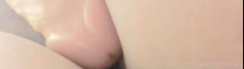 Playing with my TOY Dildo🙈 rubbing it in my pussy