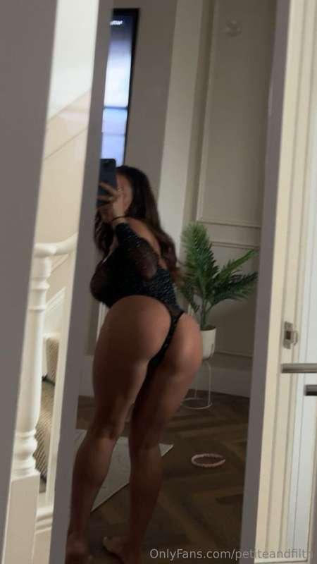 Mirrors everywhere so i can send you pics like this
