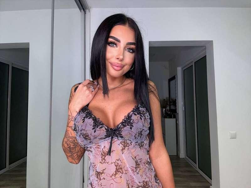Let your imagination run wild with me today.😈❤️‍🔥