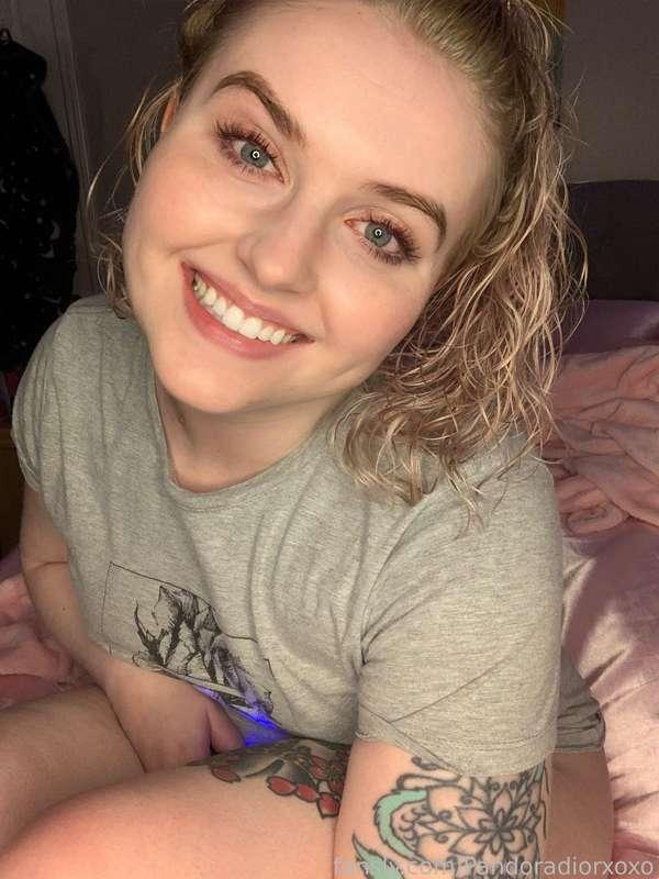 Let me be your virtual gf 

https://fans.ly/r/Pandoradiorxoxo

#girlfriend #gfe #girlfriendexperience #kawaii #waifu #curly #tshirt #nopants #smile #smiley #pandorasbox #pandoradior3 #dora #free #fyp