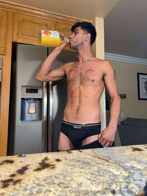 kingtommyyyy image #0