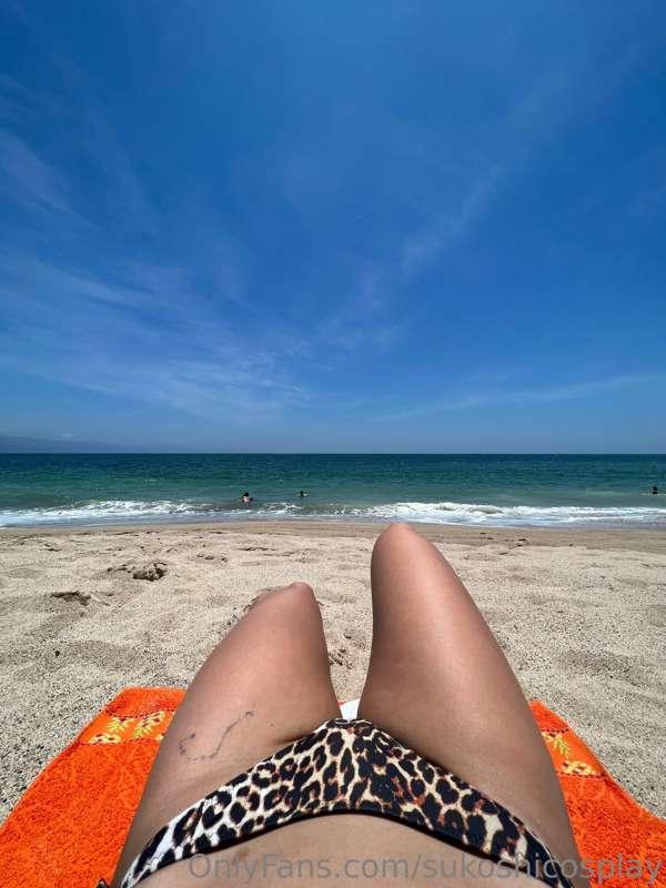 don’t mind my little hat lady look? come rub some sunscreen ..