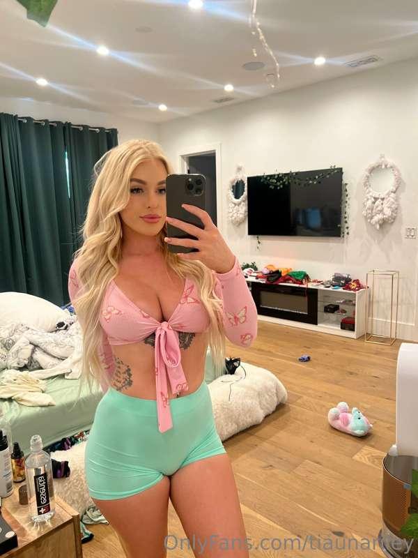 will you cum make my bed so we can mess it all up again? 😏