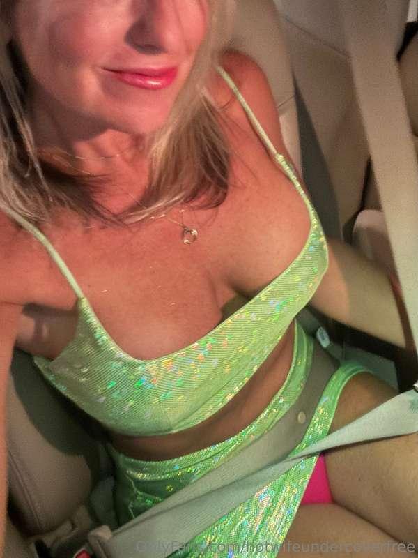 Wanna be my date to the club ? Subscribe to see more ! https..