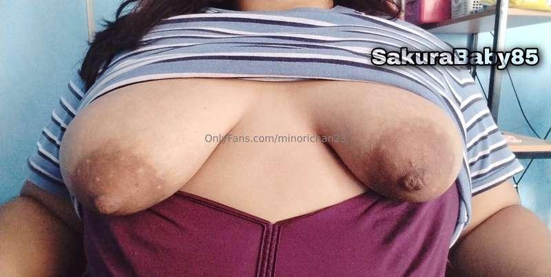 ¿Te gustan mis tetitas papi? 😋🤤♥️💦