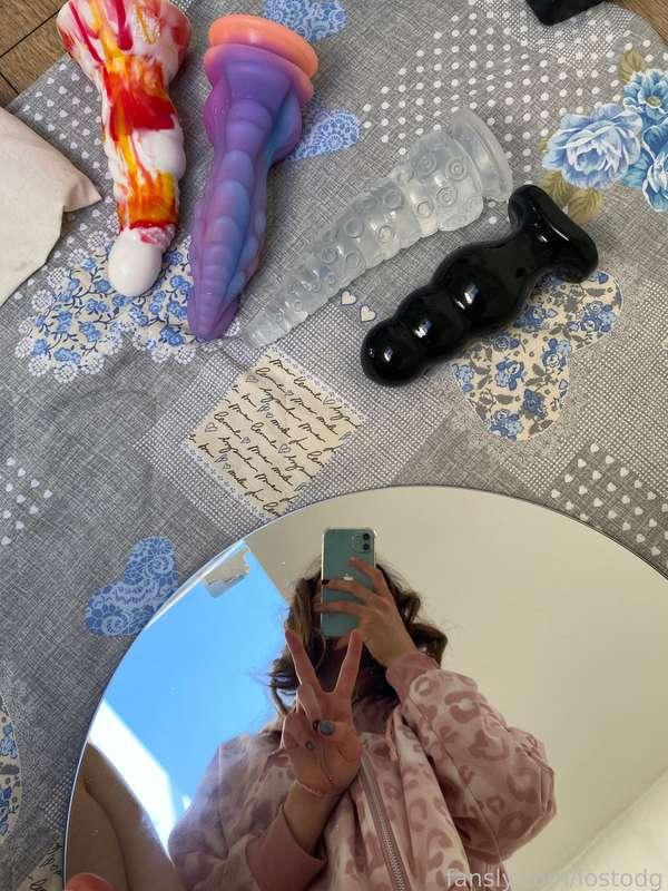 Hey angels, ready for a new video? 😜

#hairy #toys #dildo #pussyplay #stretching #holes #video 