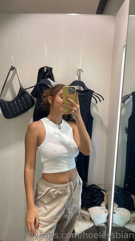 probándome ropita