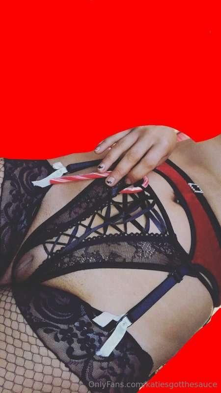 Crotchless panties are my newest addiction 🤤 I have the cute..