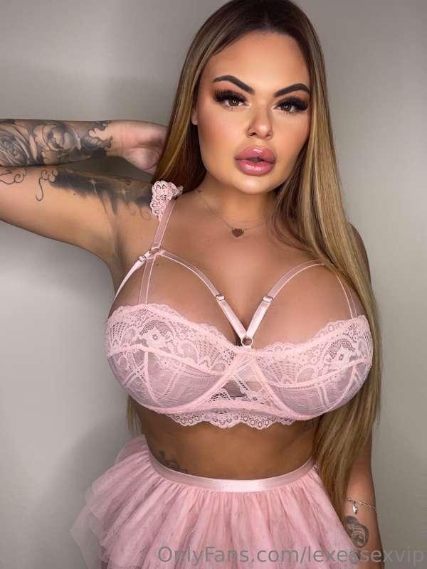 Am I distracting you? 💦