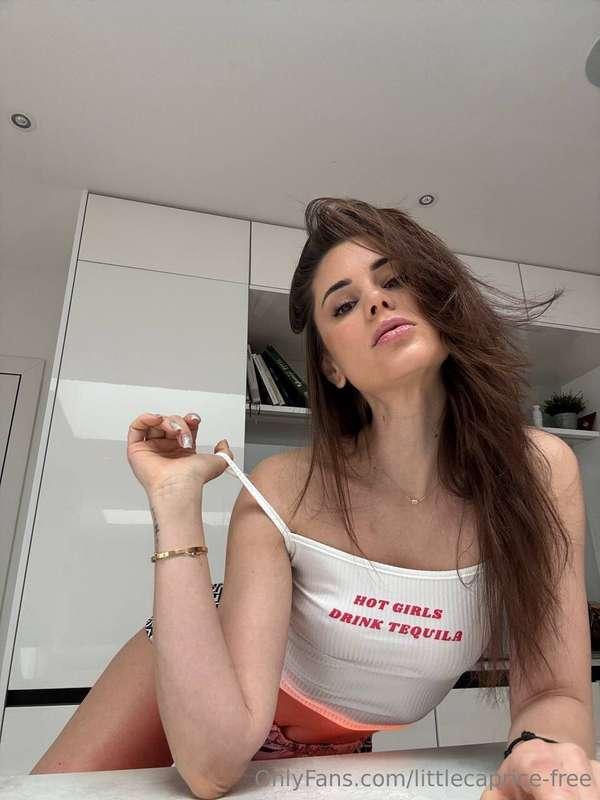 Am I hot girl?😈