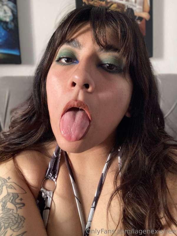 I'm hot and ready for you 🥵