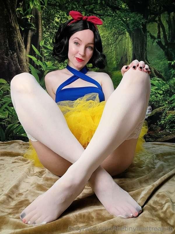 thetinyfeettreatvip image #2