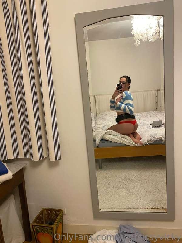yoursissyvicky image #1