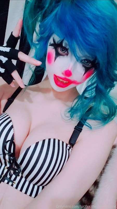 *gets lipstick all over yeww* xD oopzzzz
