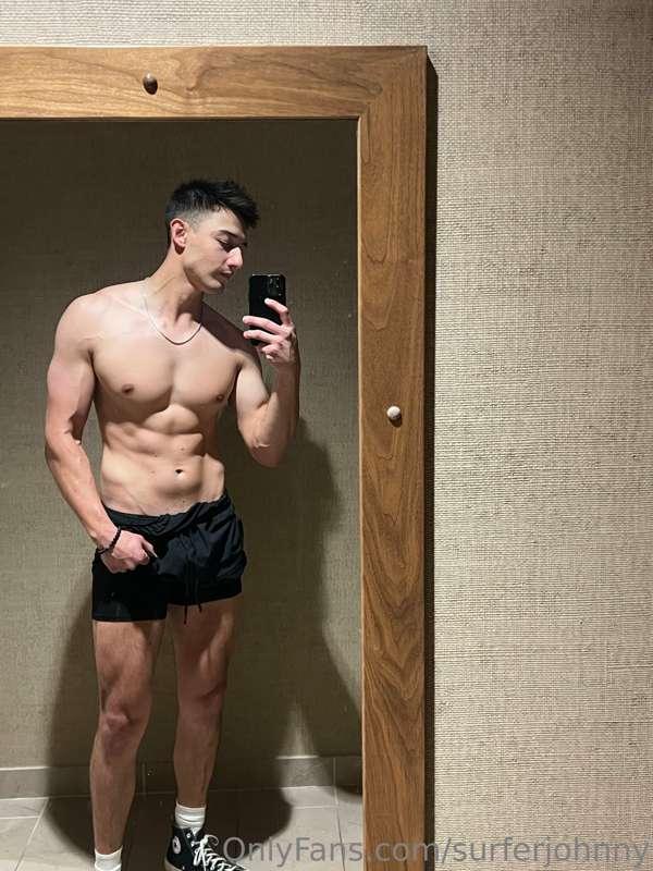 Rise and grind!🏋️