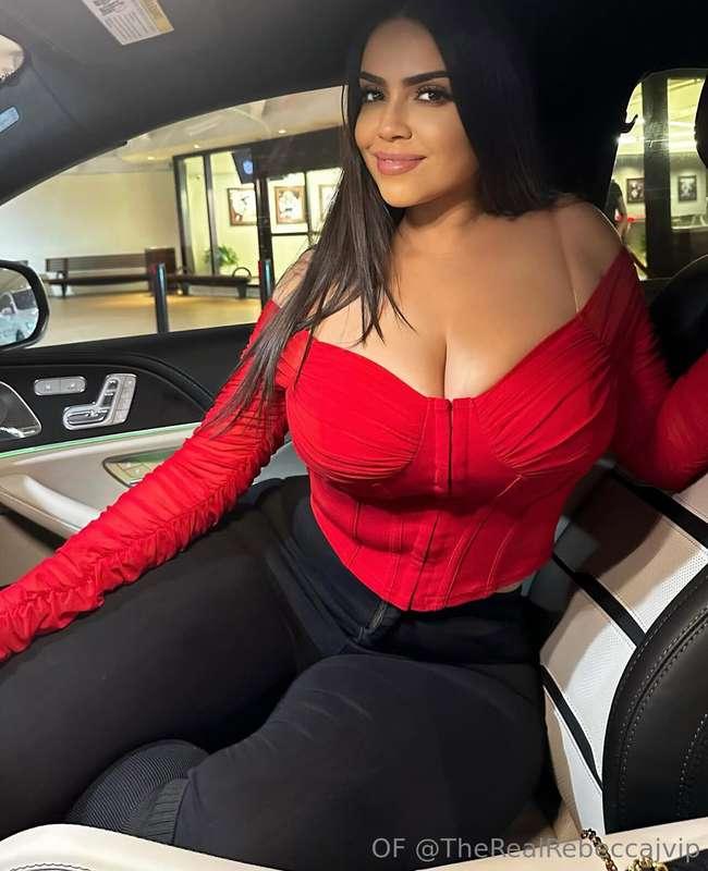 Glammed up and parked pretty—where we headed? 💋🚗