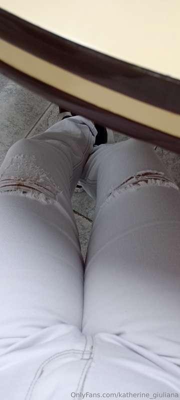 How do the jeans fit me? 