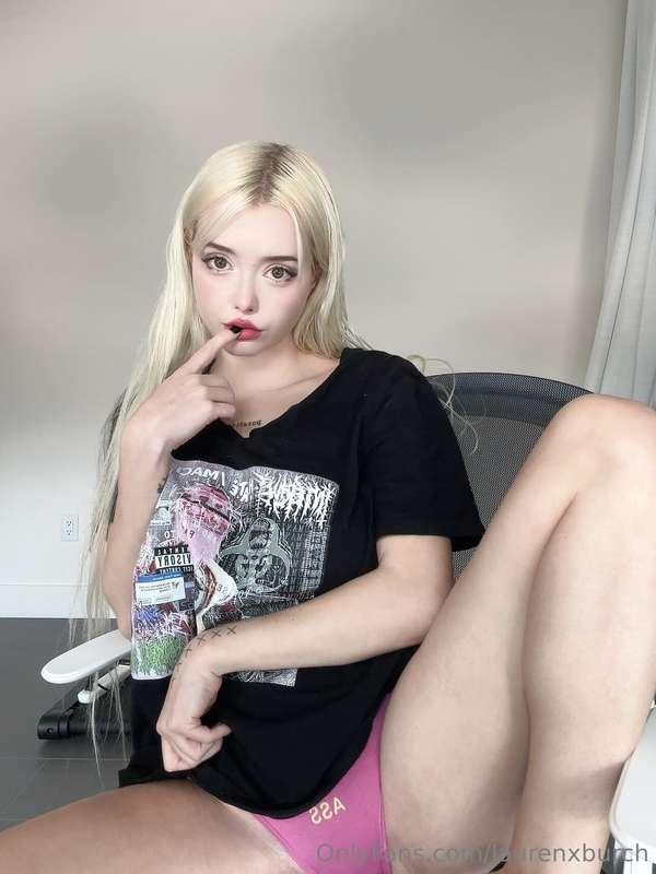 what's the first thing you looked at? 🤭