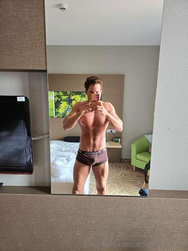 Disponible para videos personalizados 😈Available for custom ..