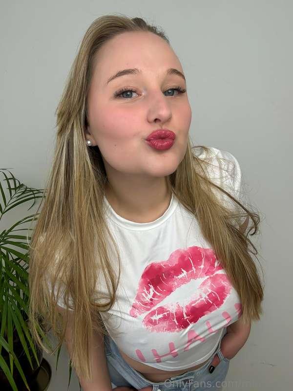 Darf ich dir mal einen Kussi geben? 🤭 MUAH 💋