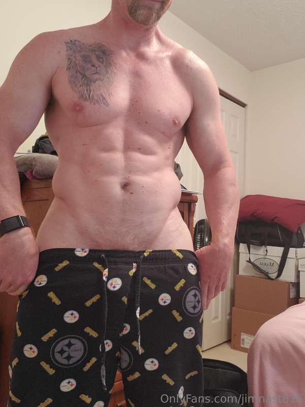 Tell Daddy where he should go to get some different pic back..
