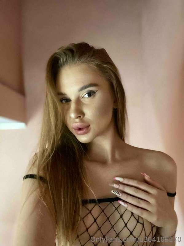 🍒 female breasts 
Do you like having nipple piercings on you..