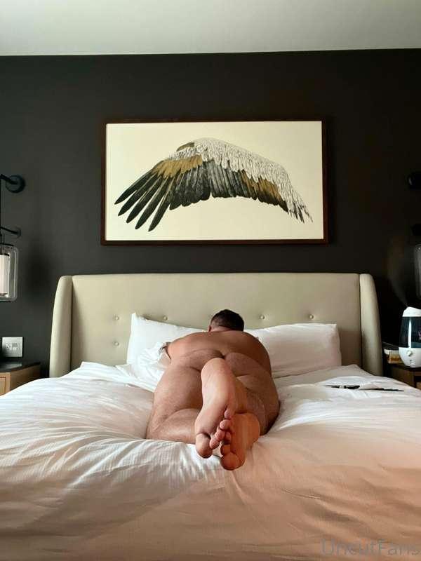 Daddy needs his boys and daddies to come worship me. ;)