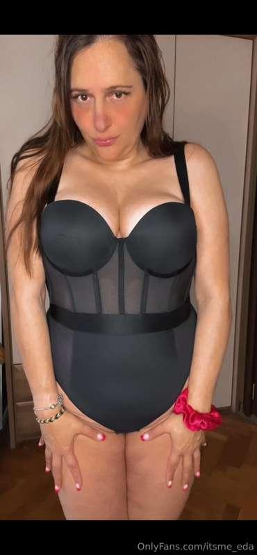 Dressed in temptation… Slide into my DMs if you want this 😉