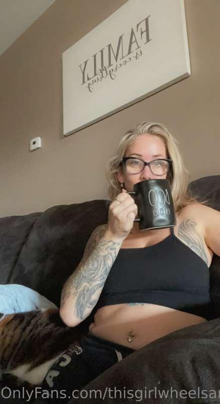 Good morning! I’m getting ready to make some content 😍