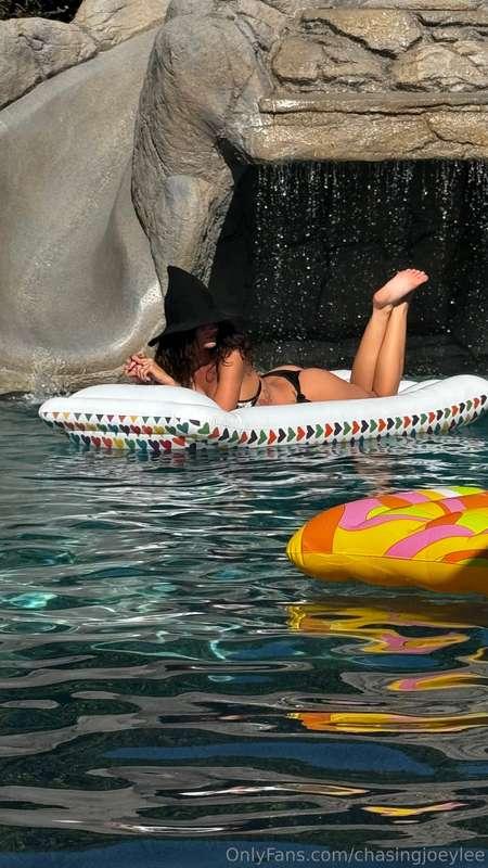 Excuse my resting witch face while I float on the pool getti..