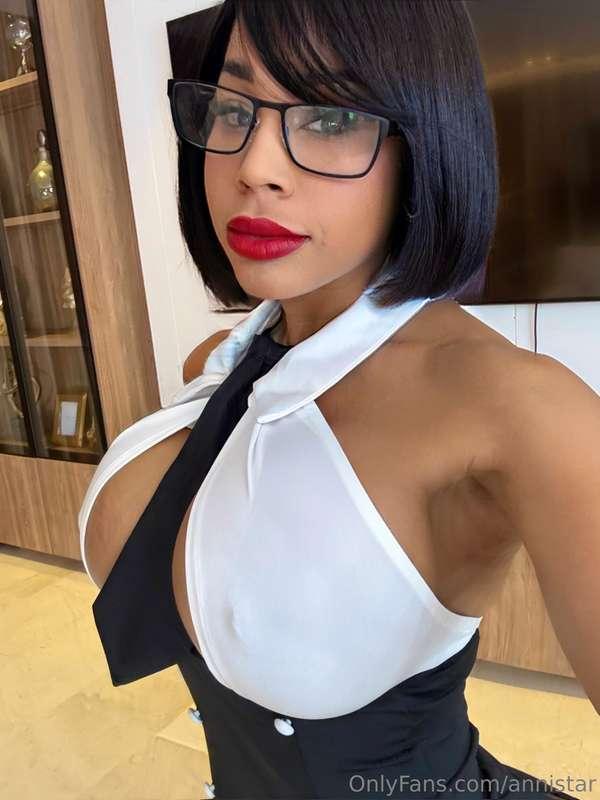 I heard you need a secretary to follow your orders🤭❤️