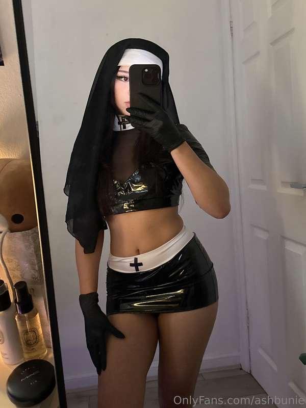 Confess your sins to me 🖤
I have 2 new ppv’s, who wants them..