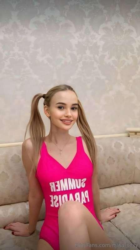 Subscribe @baby_lisa1 for free today only 😍 This innocent cu..