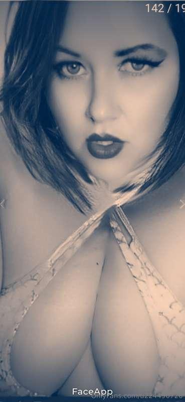 U like this look baby? Xx