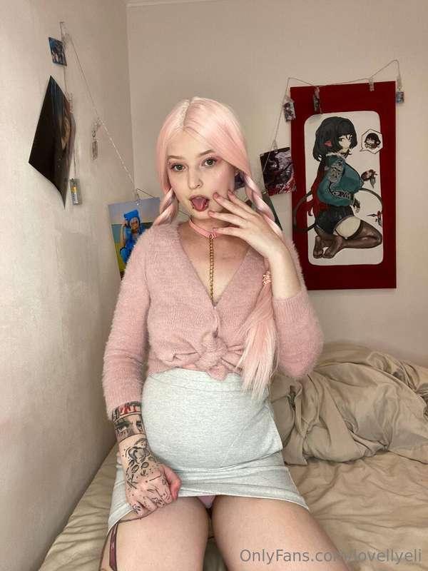Have you noticed it too? This skirt is too short to hide my ..