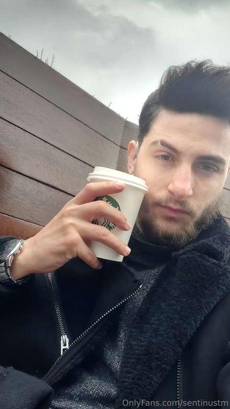 Hiç sevgilim olmadı, doğduğumdan beri hiç sevişmedim yapay o..