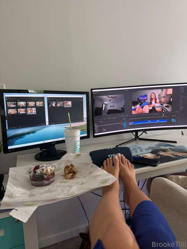 Keep an eye out for a new video today 🤭❤️  Eating my banana ..