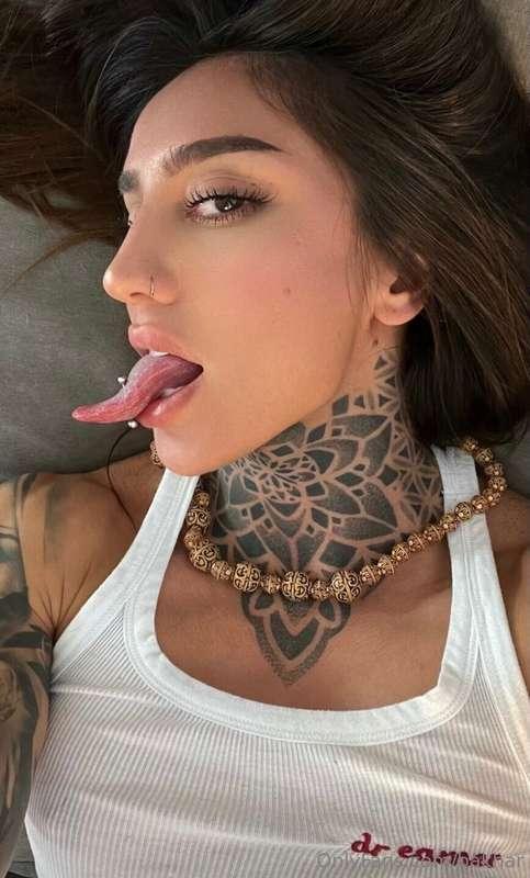 I need to get out this bed & get my ass to the gym lol 