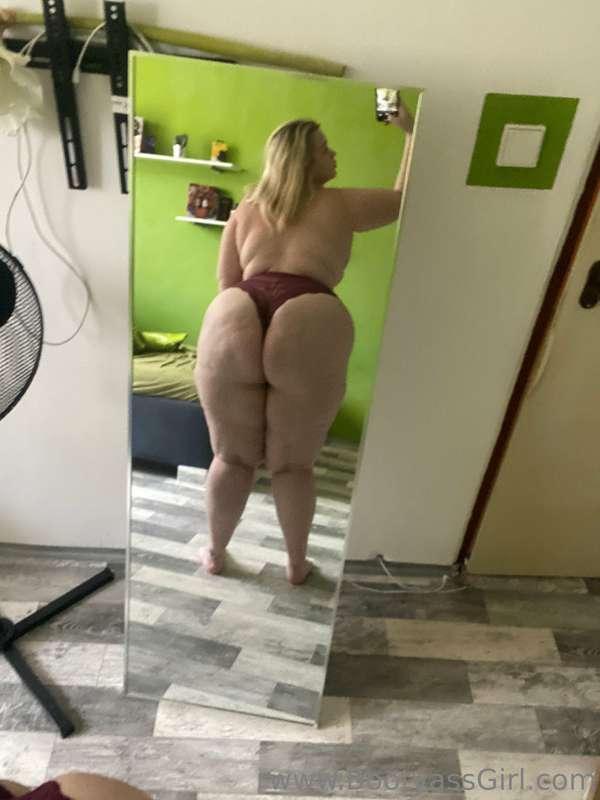 Now pose 🍑❤️💦
