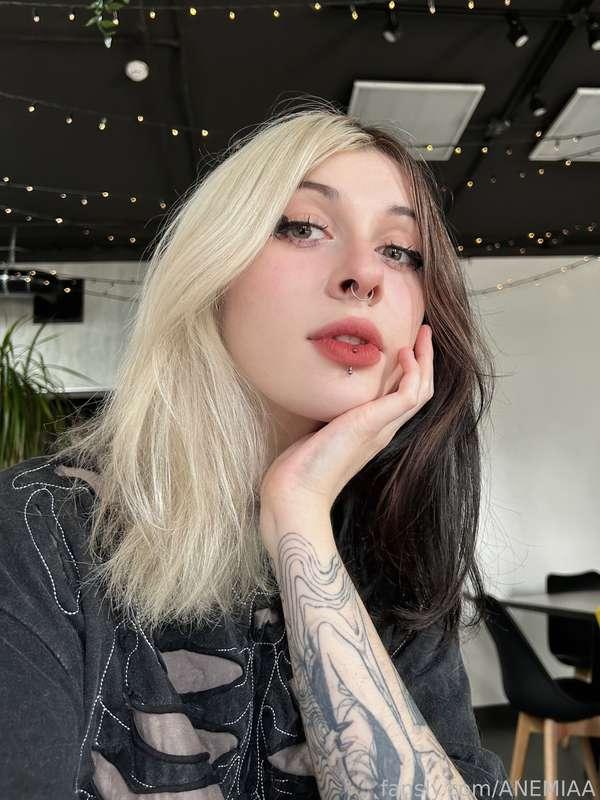  (っ˘ڡ˘ς) Just enjoying my coffee today! ^^ 
and how is your day going?


#egirl #Coffeeshop #cute #fyp #emo #tattoo #girlnextdoor #girlfriend #waifu #petite #Life #tongue #Nature 