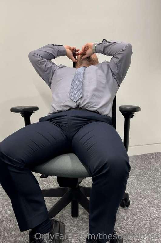 thesuitedboss image #3