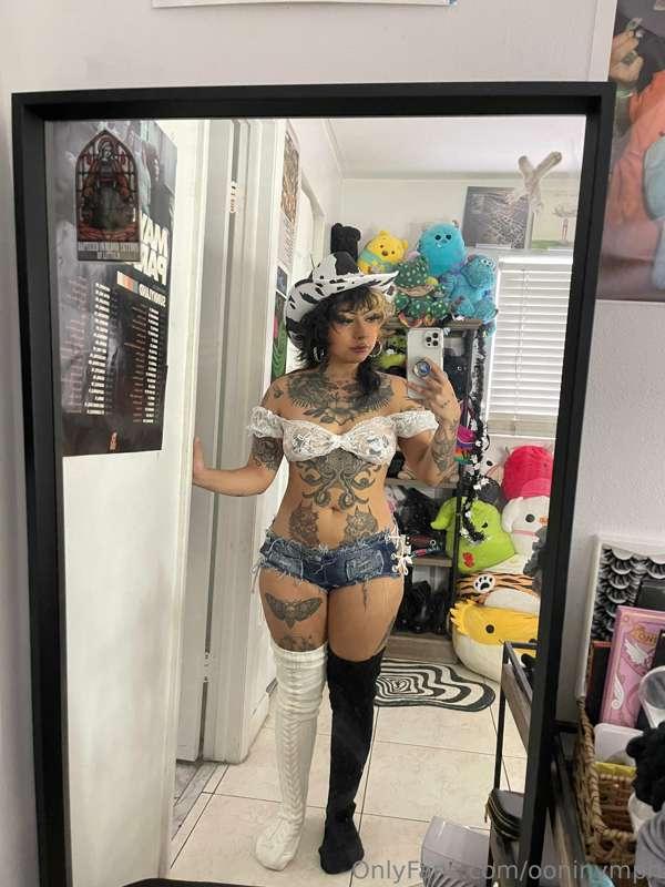 Unlock for a nude mirror photo set!