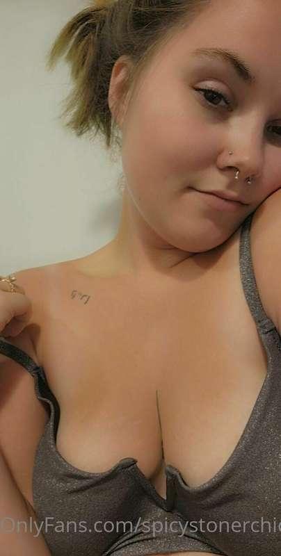 My VIP page is 50% OFF!!!!
https://onlyfans.com/spicystonerc..