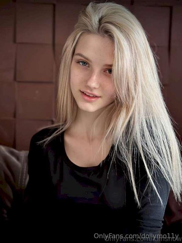 🔥CUTE KITTY @kimsnow🔥 Loves cocks of all sizes😍When she gets..