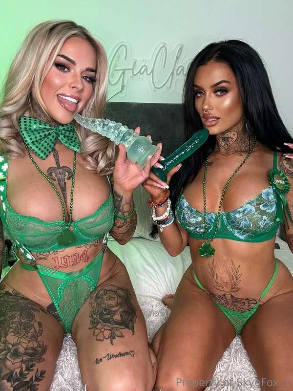 ☘️ Almost St Paddy’s day ☘️ 😍 join us two sluts while we get..