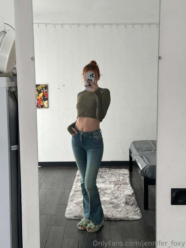 It's nice weather to wear a top🥰 What's the weather like?💘