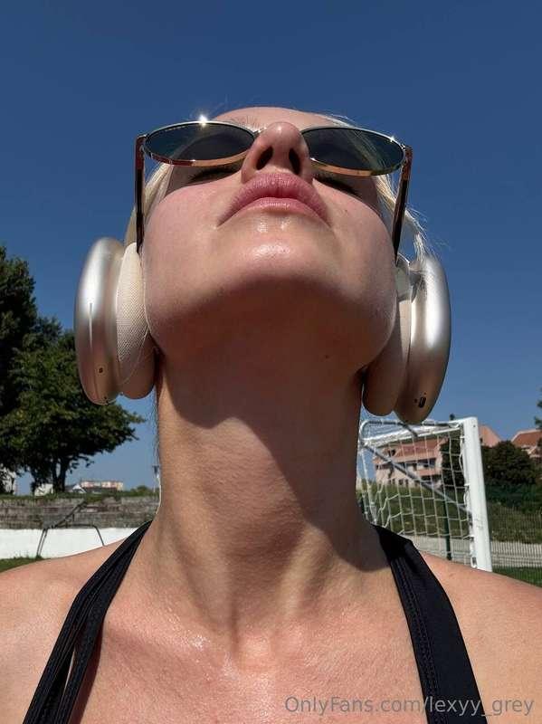My favorite way to clear my head and get rid of my thoughts ..
