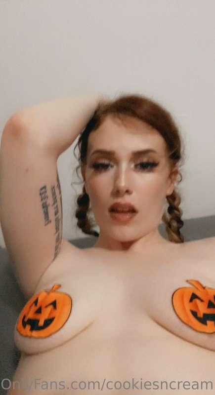 I was being sexy playing with my titties drained after getti..